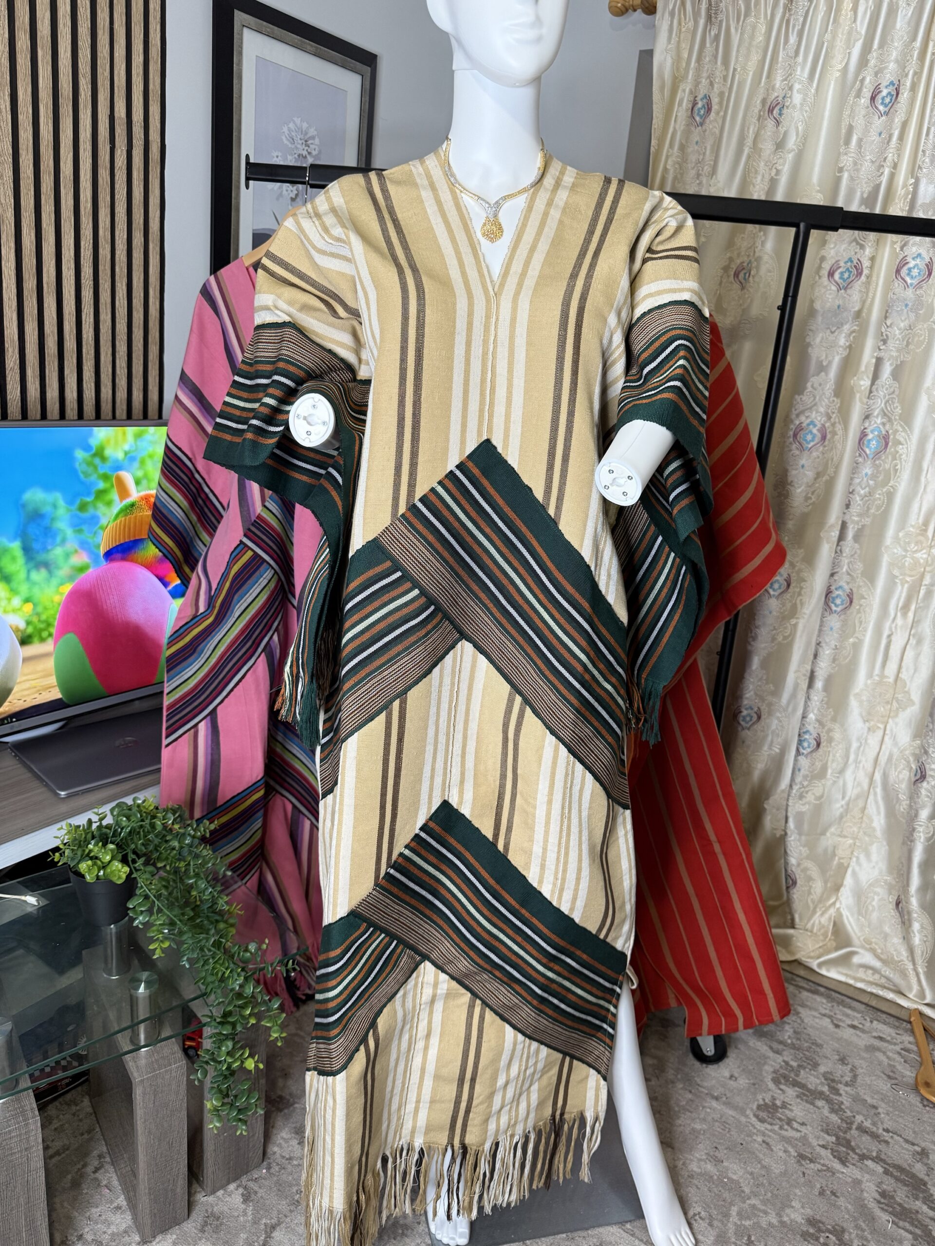 img_5732 cream ofi aso oke gown with fringe sleeves and scarf – fitted traditional elegance with vintage green accents